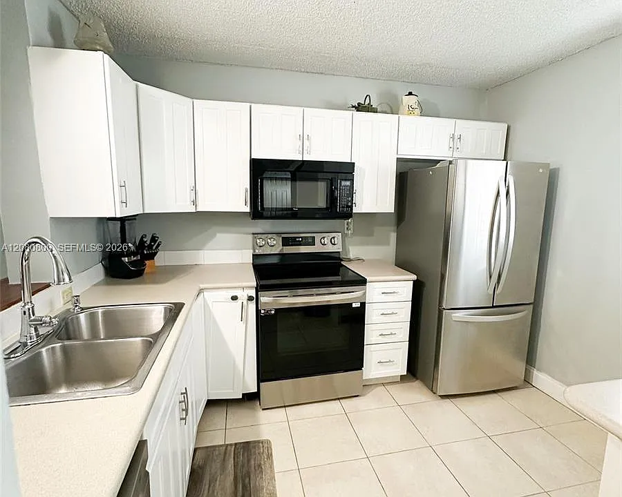 2860 Somerset Dr #400K