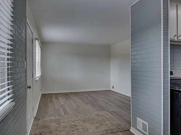 5th image of 16069 Jackson St