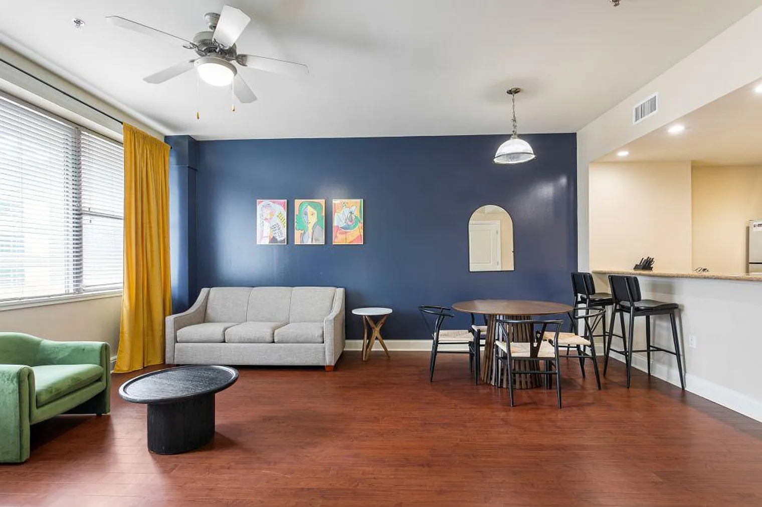 1 bed, 2.0 bath, 731 sqft, $4,763 — Photo 2