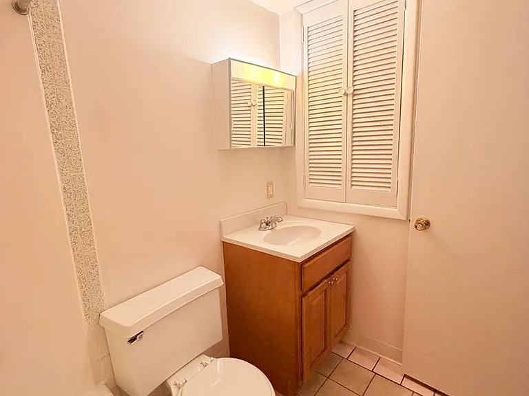 4909 Verona Road — Photo 6