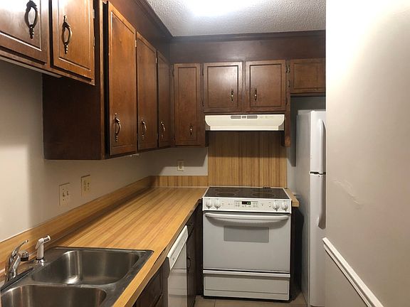 2nd image of 1712 Village Lake Dr
