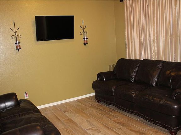 2nd image of 610 Juniper Dr