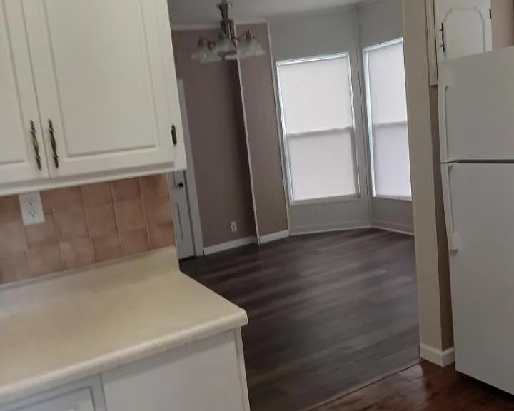 320 S Cleburn St #4 — Photo 1
