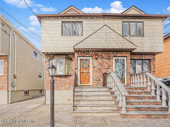2nd image of 985 Rensselaer Ave