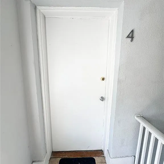 704 Cordova Dr #4 — Photo 2