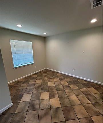 4th image of 116 Marguerite Rd APT 8