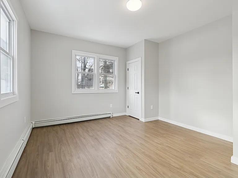 240 Broadway #2 — Photo 9