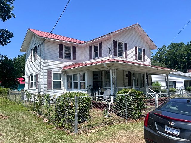 1st image of 409 Brown Dr