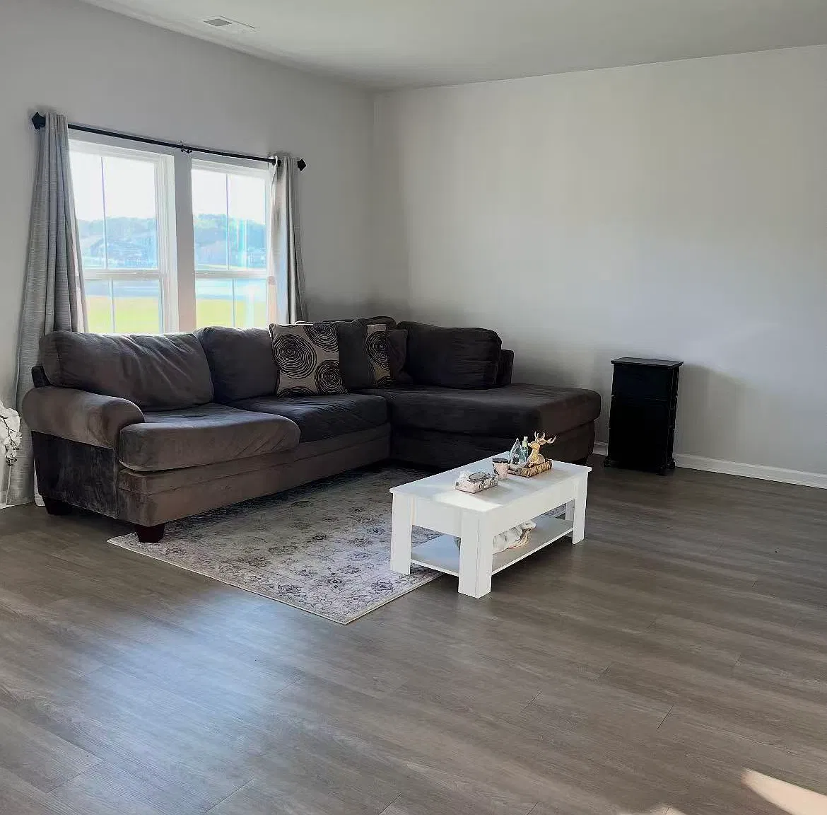3 bed, 1514 sqft, $2,100 — Photo 1