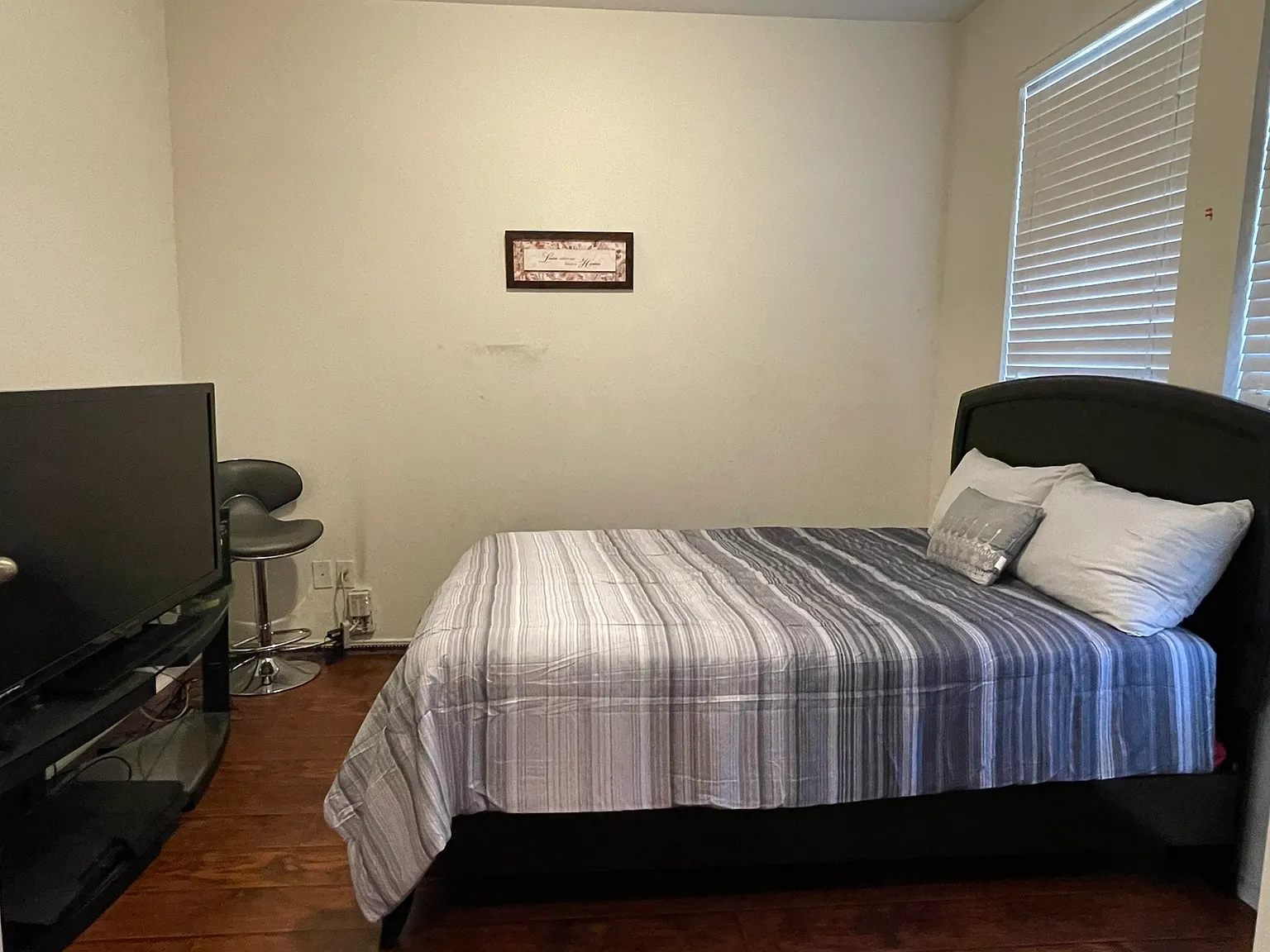 5 bed, 2.5 bath, 2510 sqft, $5,400 — Photo 3