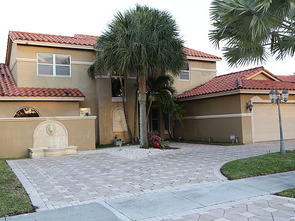5th image of 19363 NW 87 Court Cir