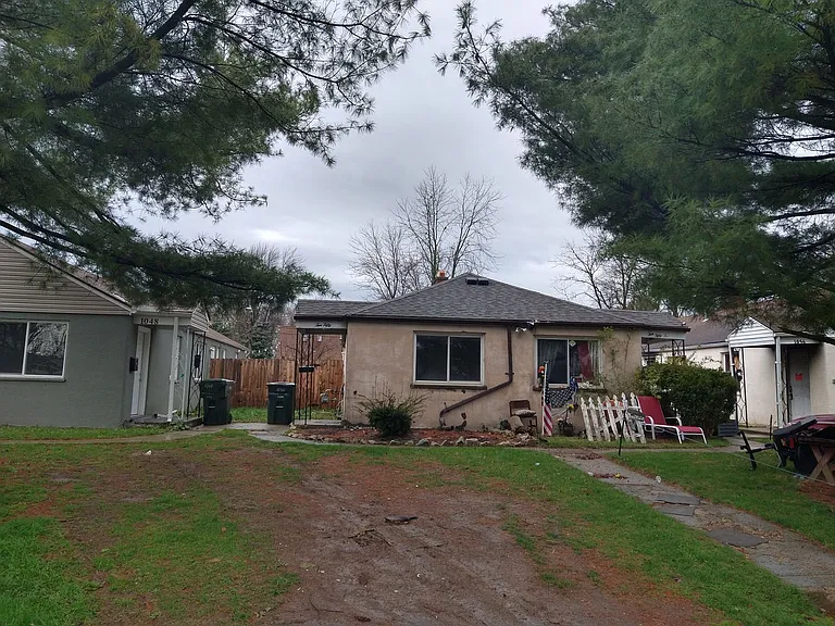 1050-1052 Republic Ave — Photo 1