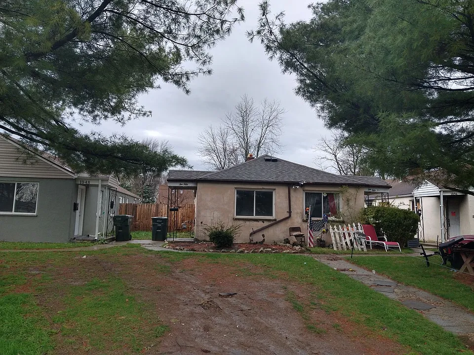 1050-1052 Republic Ave