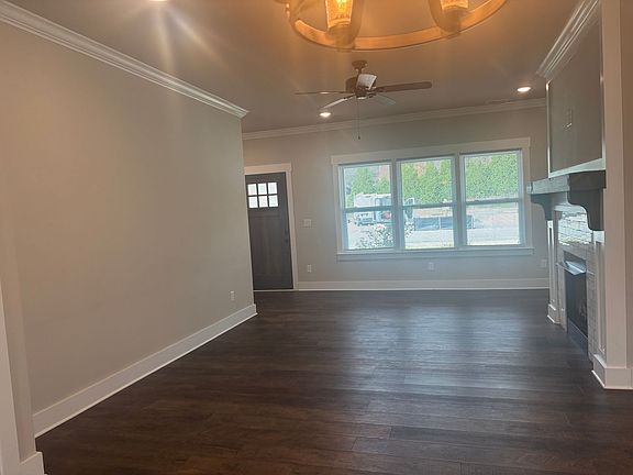 3rd image of 216 Willow Grove Ct