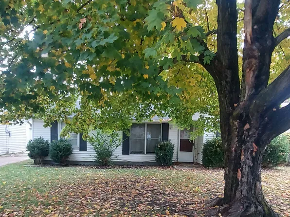 1609 S Oakdale Dr, Yorktown, IN 47396