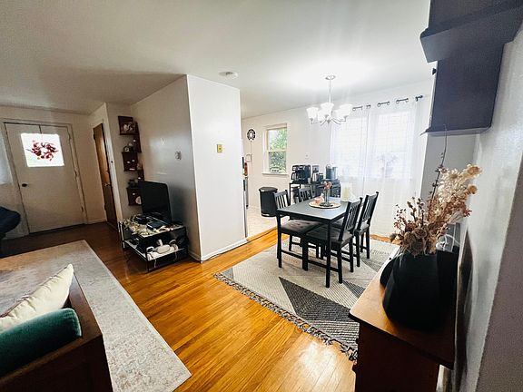 5th image of 5440 Vicaris St Floor 1