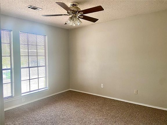 4th image of 1503 Lantana Dr
