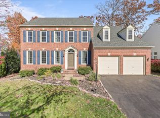43312 Hagen Ct, Chantilly, VA 20152