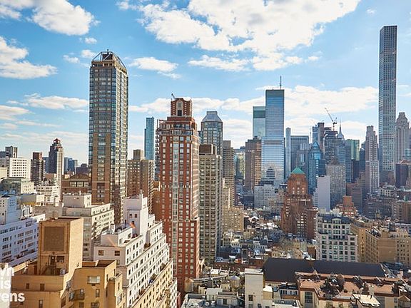 5th image of 931 Lexington Ave #29L