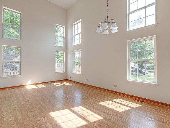 2nd image of 1283 Derby Ln