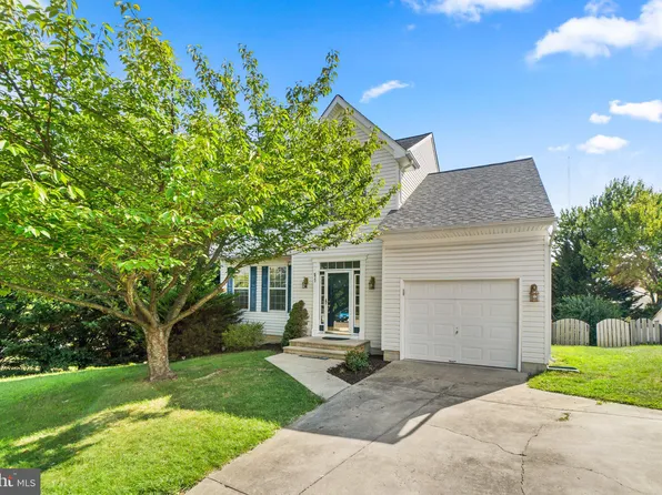 677 Windsor Dr, Westminster, MD 21158