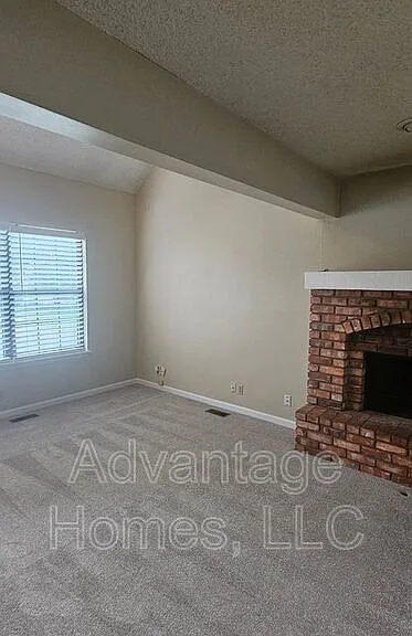 10832 Haskins St — Photo 3