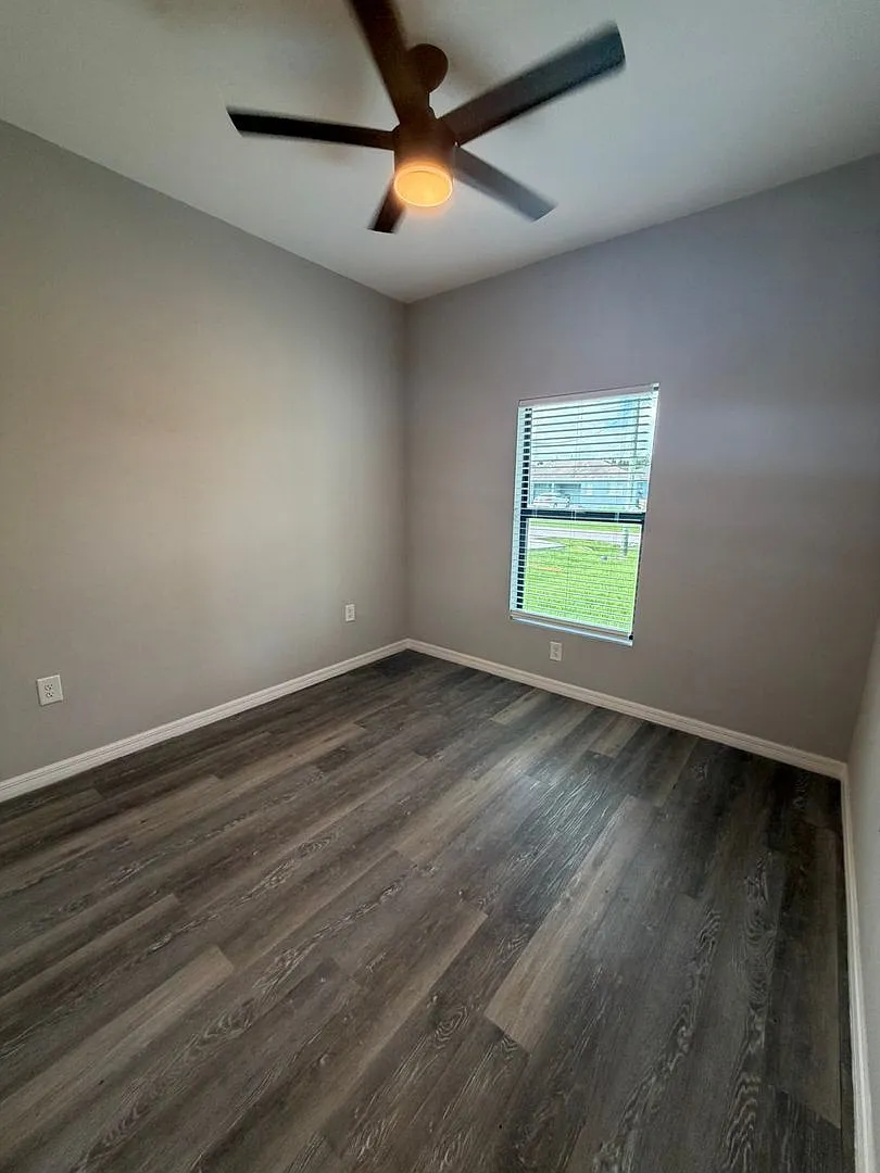 3 bed, 2.0 bath, 1183 sqft, $1,595 — Photo 3