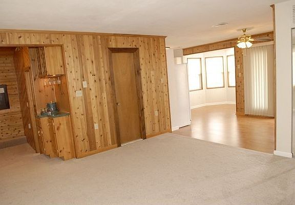 3rd image of 604 De Laura Ln