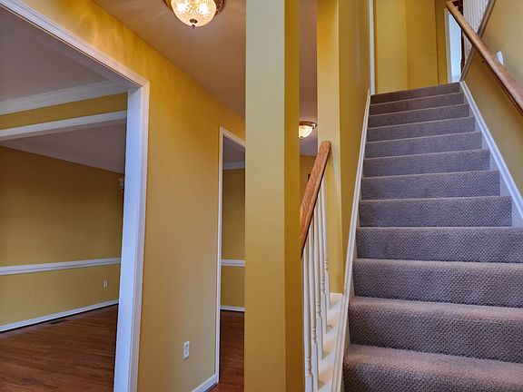5th image of 9517 Pine Trails Ct
