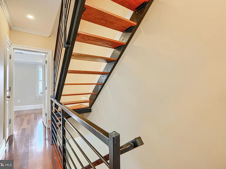 600 S Robinson St — Photo 9