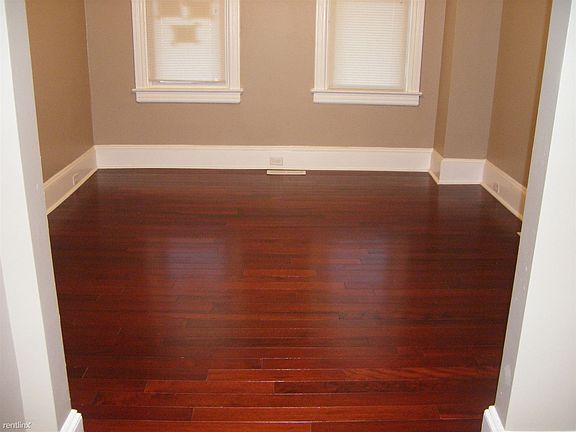 Franklin - Hardwood 3