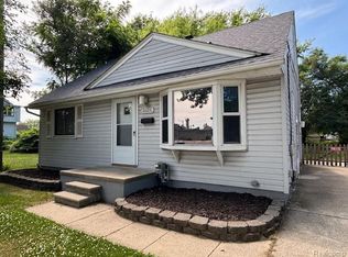 26031 Parkington St, Roseville, MI 48066