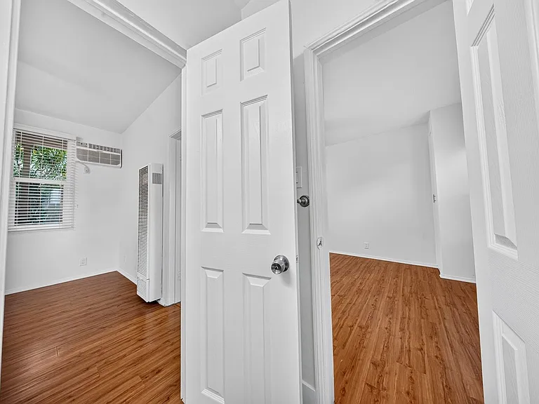 6201 Fountain Ave — Photo 16