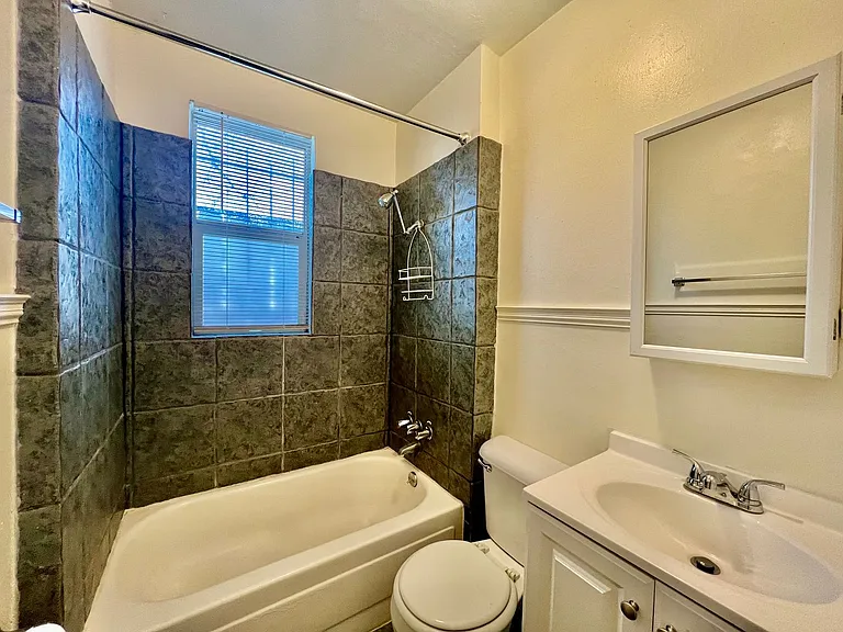 1728 E 37th Ave — Photo 10
