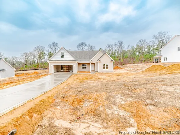 70 Sugarberry Pl, Spring Lake, NC 28390