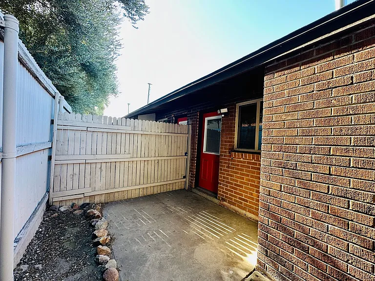 51 N Euclid Ave — Photo 16