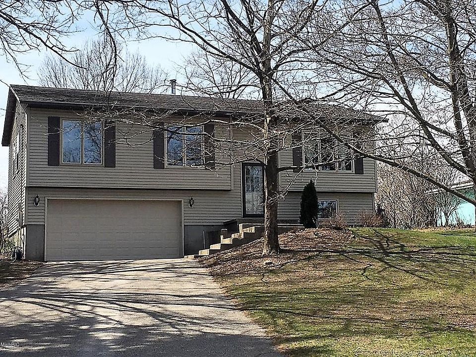 1st image of 4567 Wakefield Ave NE