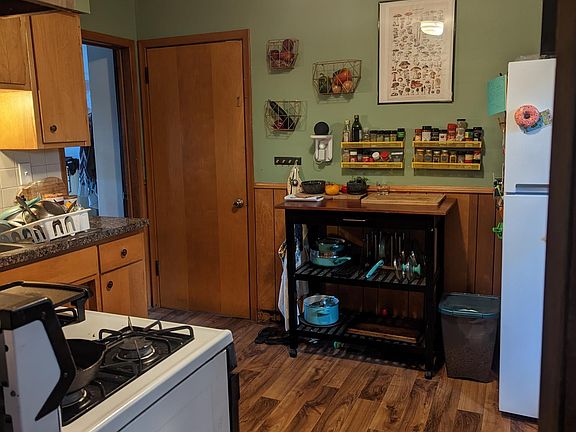 4th image of 4107 44th St E