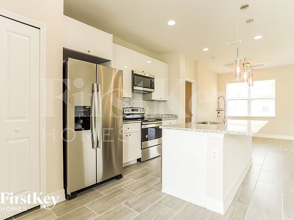 5th image of 601 Dunlin Ln