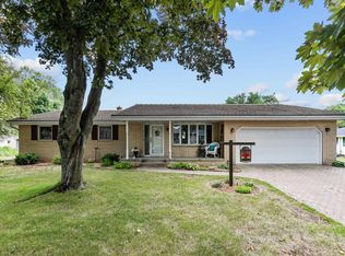 1425 Orchard Dr, Kaukauna, WI 54130