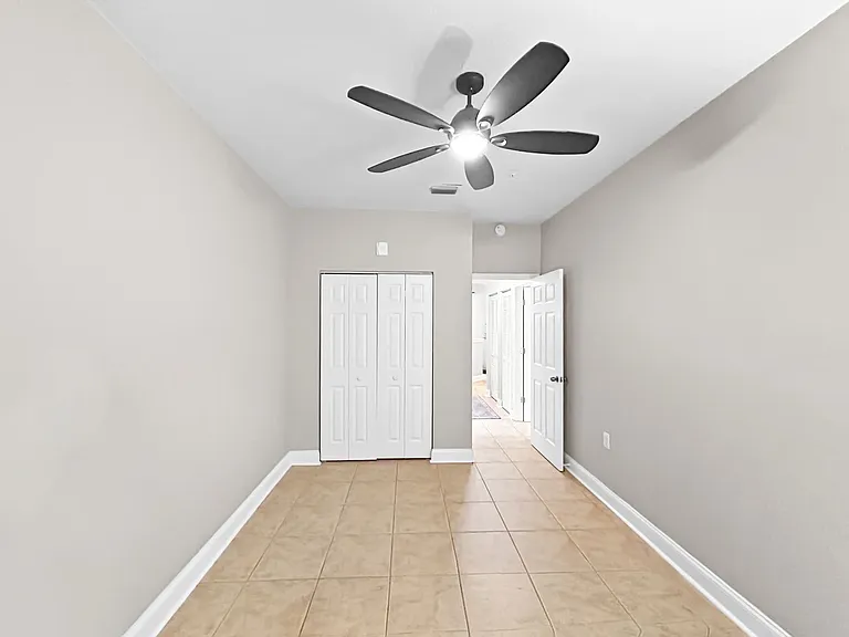 701 Mirror Lake Dr N #120 — Photo 11