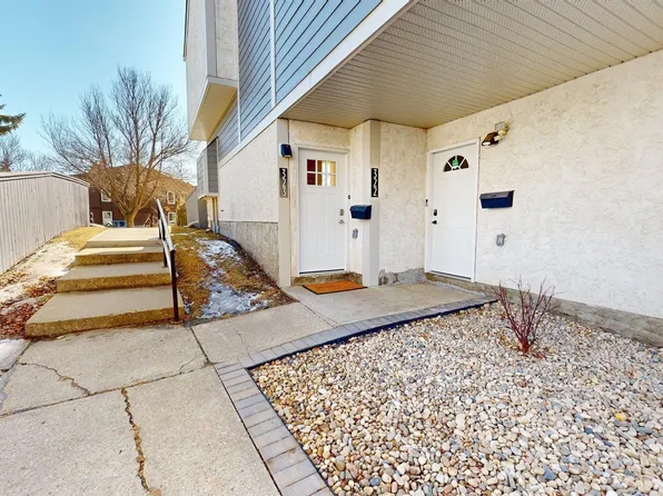 323 Willow Ct NW, Edmonton, AB T5T 2K7