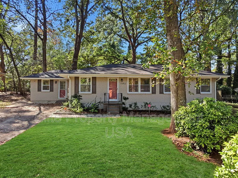 1395 Dennis Dr