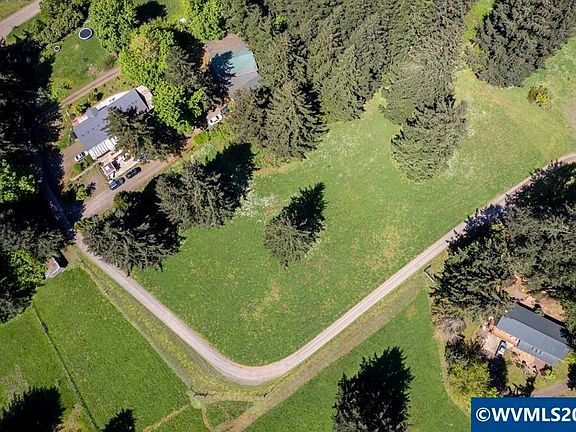 3rd image of 2615 Pebble Ln S
