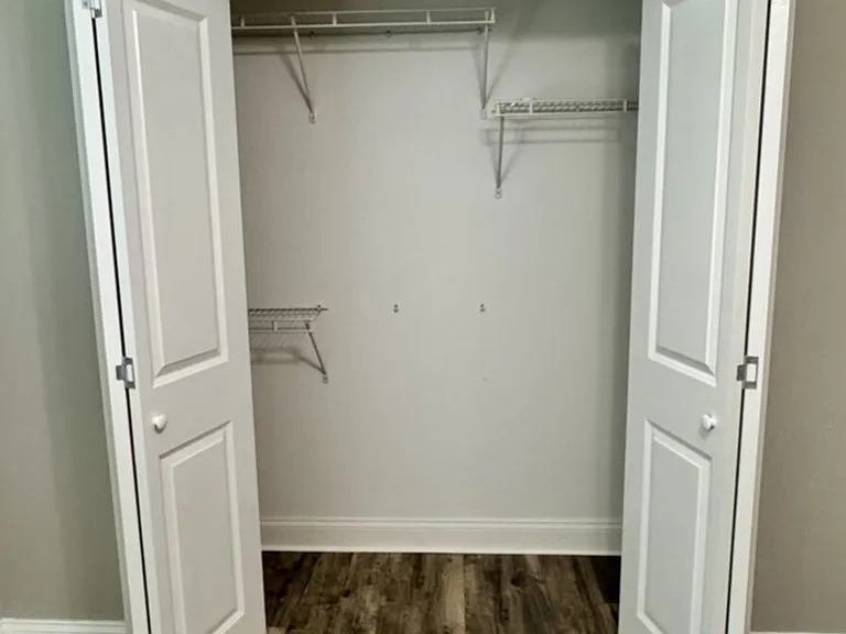 1301 Queen Elaine Dr — Photo 27