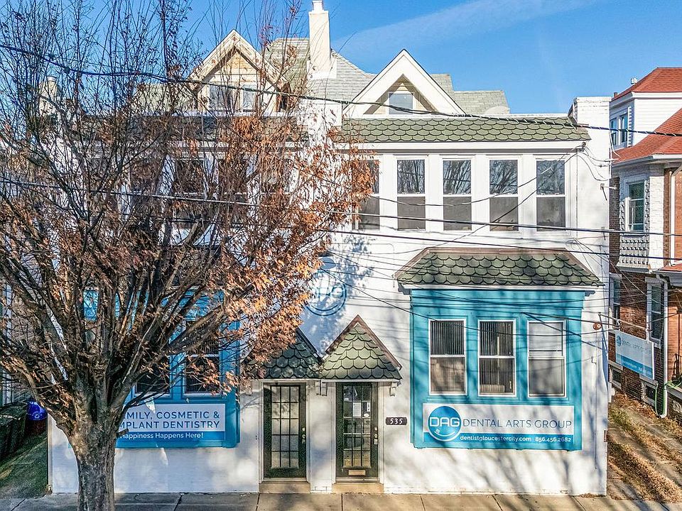 1st image of 535 Monmouth St