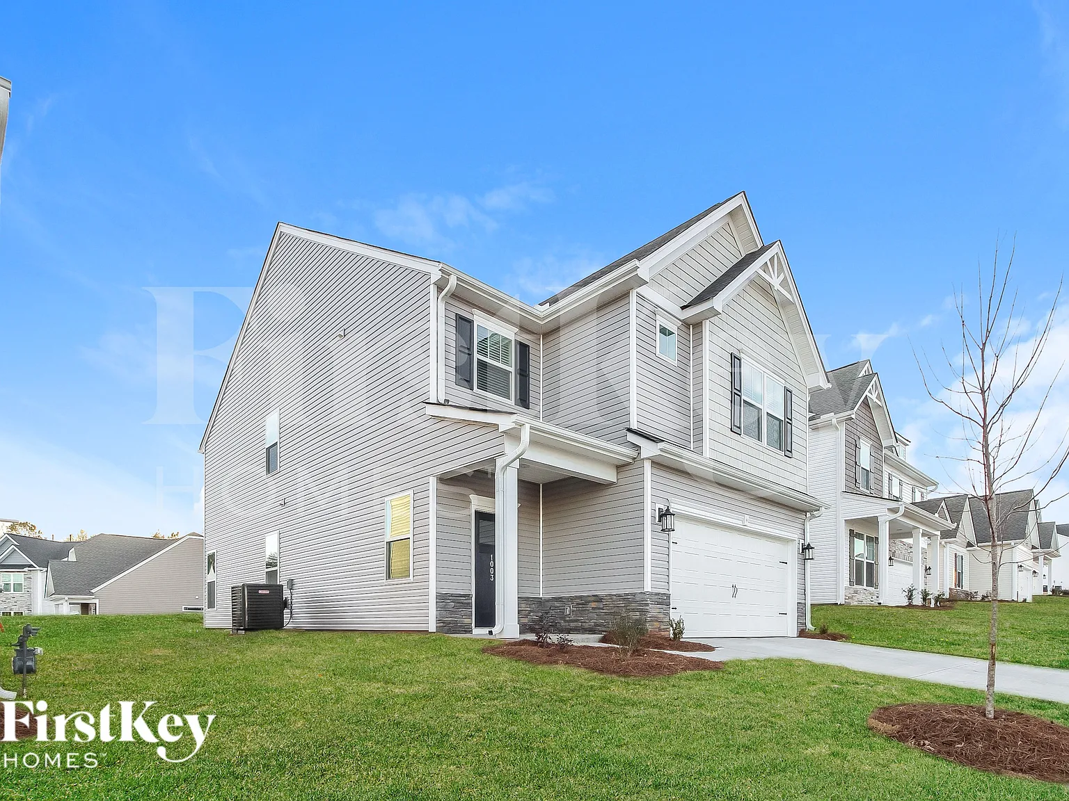 3 bed, 2.5 bath, 2250 sqft, $2,010 — Photo 2