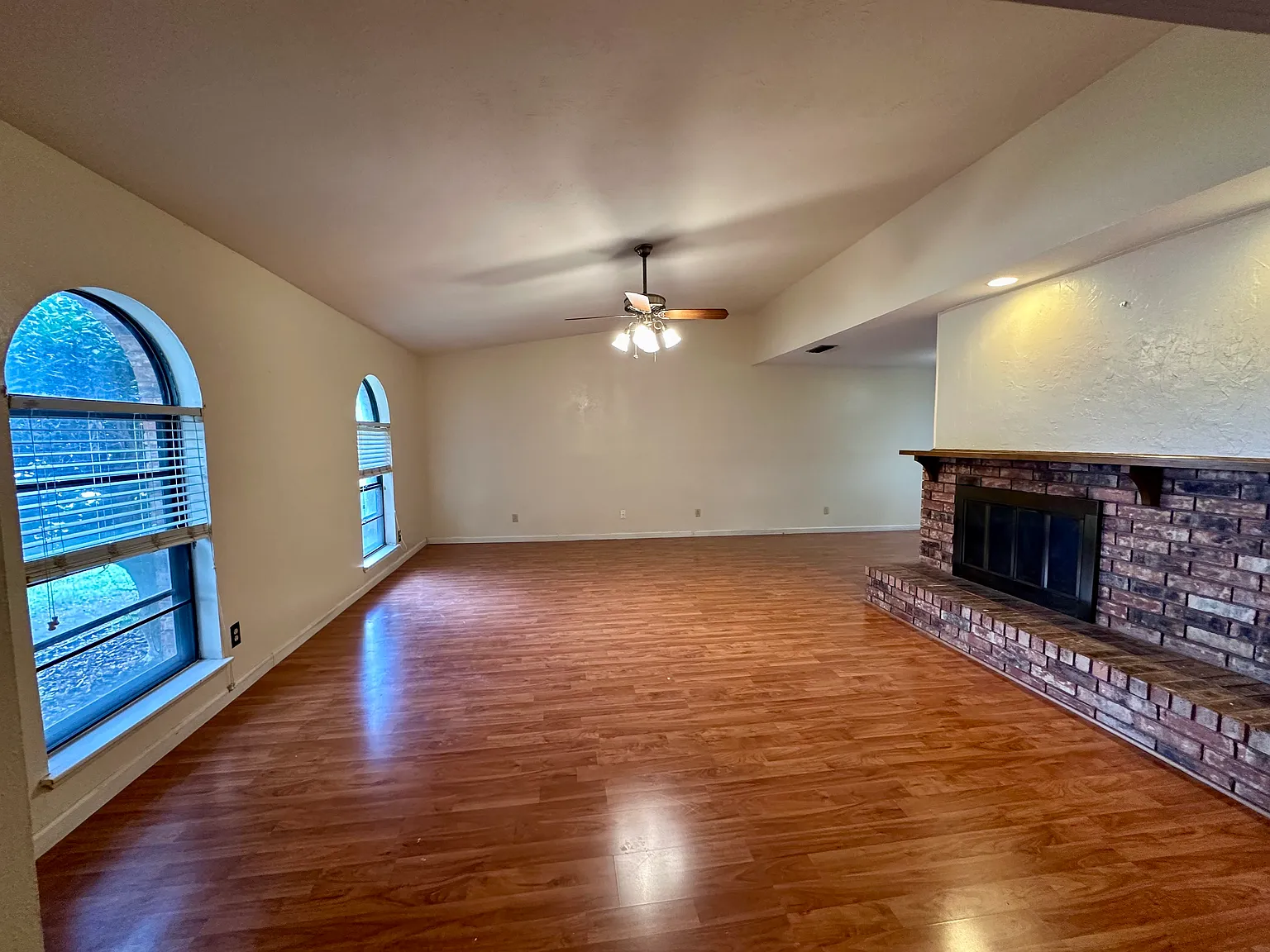 3 bed, 1610 sqft, $2,095 — Photo 2