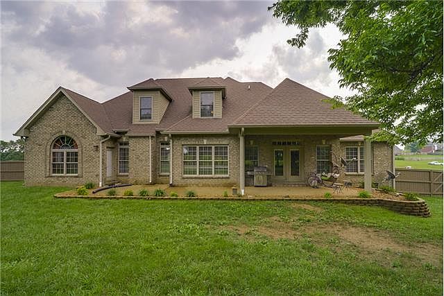 2nd image of 301 Plantation Dr