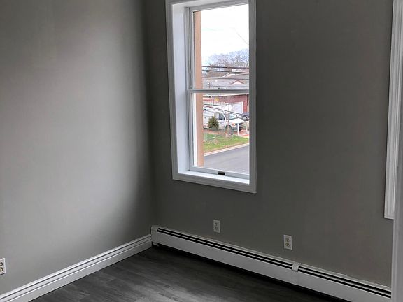 2nd image of 205 Vespucci Ave APT 4